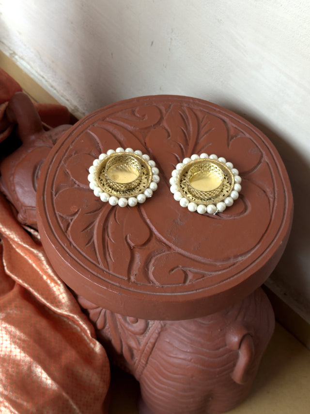Smaran Handmade Elegant Candle Holder Set of 2 for Festivals, Weddings, Pooja Room & Home Décor, Traditional Indian Decorative Tealight Candle Set (Decorative Pearl & Metallic Tealight Diya)