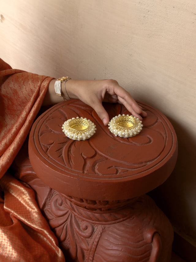Smaran Pearl Ring Tealight Candle Holder – Handmade Decorative Diya Set of 1 for Festivals, Weddings, Pooja Room & Home Décor, Traditional Indian Elegant Candle Holder