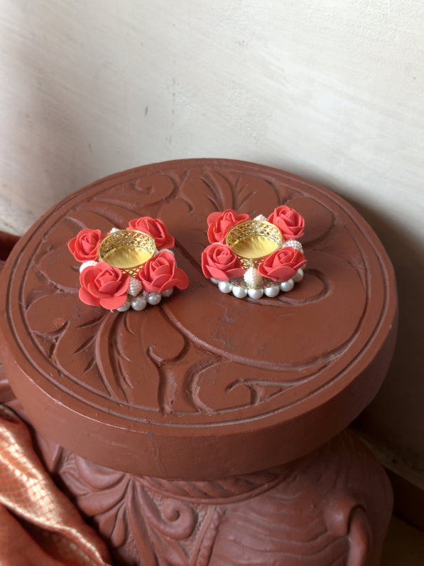 Smaran Handmade Elegant Candle Holder Set of 2 for Festivals, Weddings, Pooja Room & Home Décor, Traditional Indian Decorative Tealight Candle Set (4-Rose Pearl Tealight Holder)